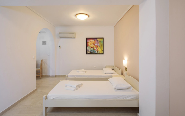 Proteas Hotel & Suites