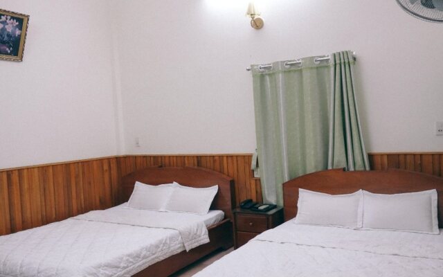 Hai Huong Hotel