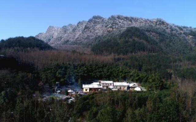 Zhangjiajie Lodge In The Forest