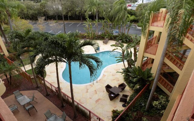 Boca Suites Deerfield Beach, SureStay Collection by BW