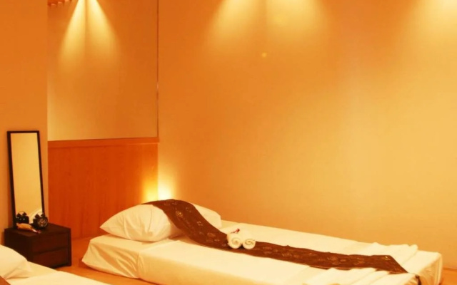The Niran Grand Hotel