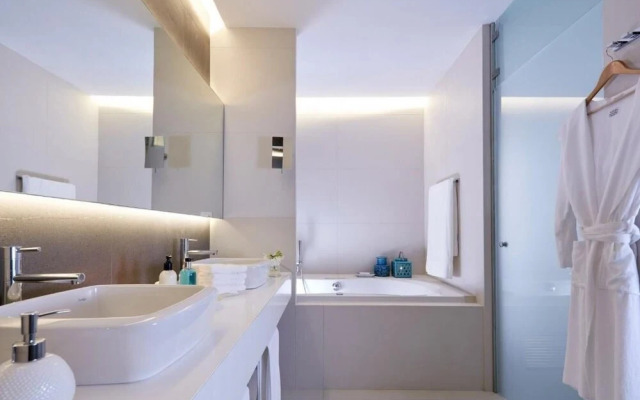 Tiamo Secrets Leading Villas White House