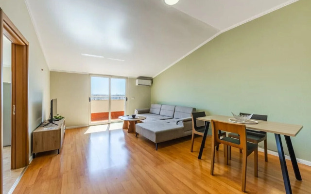 Bright Comfy 2BR Apartment by the Adriatic