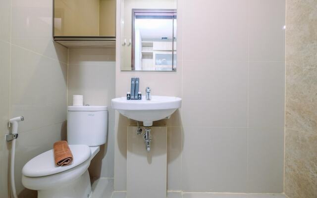 Warm And Minimalist Studio Room Transpark Cibubur Apartment