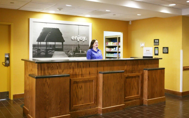 Hampton Inn & Suites Chesapeake-Square Mall