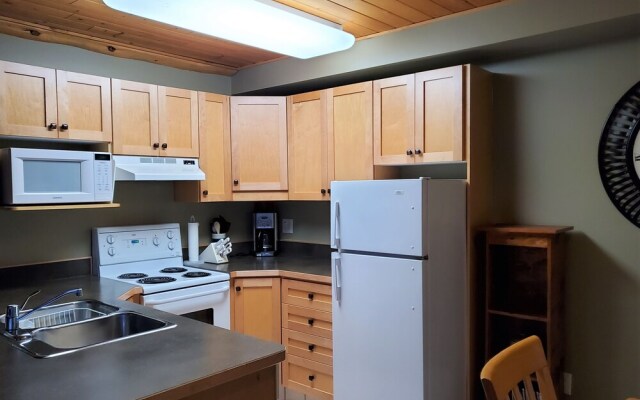 Summit Sunshine Retreat 1 Bedroom Condo by Redawning