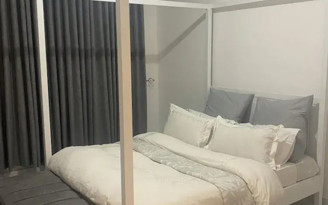 Remarkable 1-bed Apartment in Kensington Harare