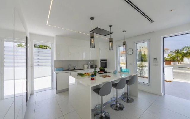 Protaras Villa Piera By The Sea