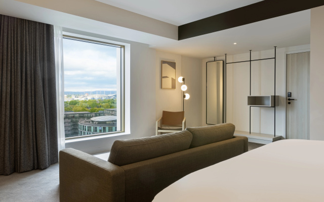 Leonardo Hotel Manchester Piccadilly - Image 6