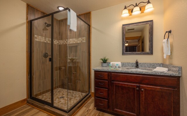 Splashing Bear Lodge