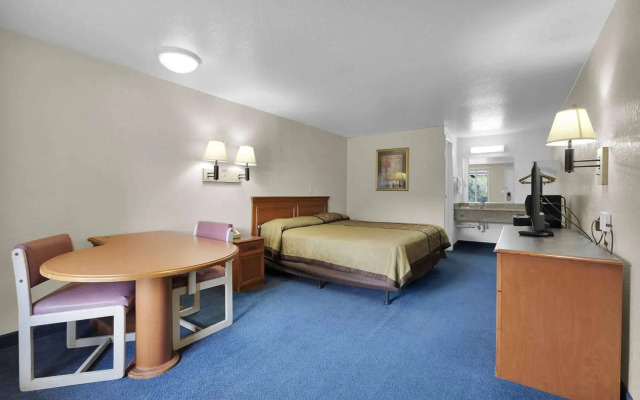 Knights Inn Jacksonville at Dix Ellis Trail