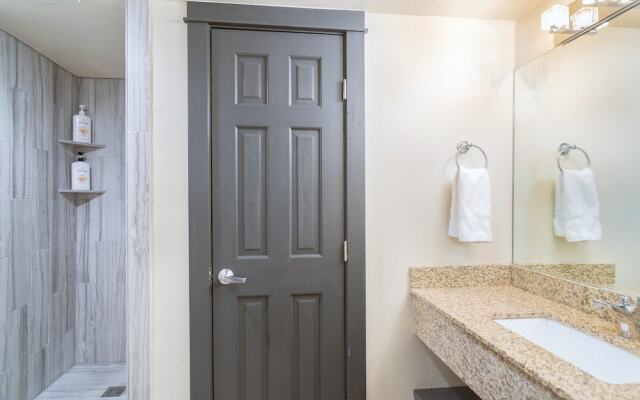 Mountainside Inn 419/421 2 Bedroom Hotel Room by Alpine Lodging Telluride
