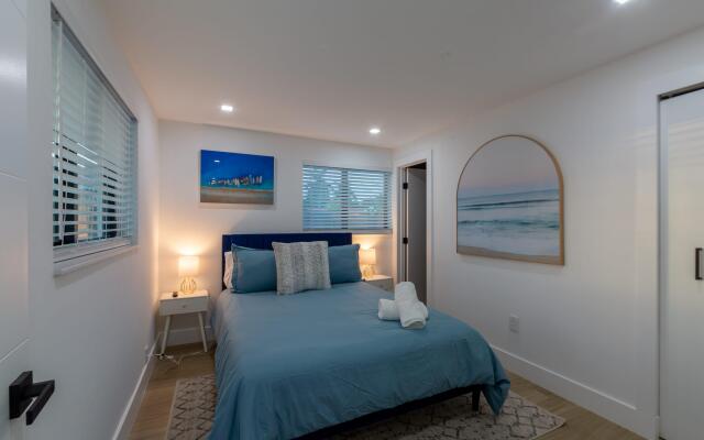 Cozy New Villa w/Cool Cabana+Fire Pit & Games