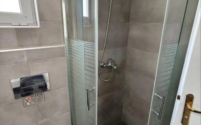 Karis Hotel