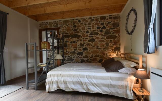 Quaint Holiday Home  in Saint-Gilles-les-Bois with Garden