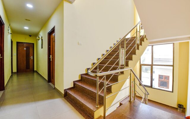 Fabhotel Royal Residency