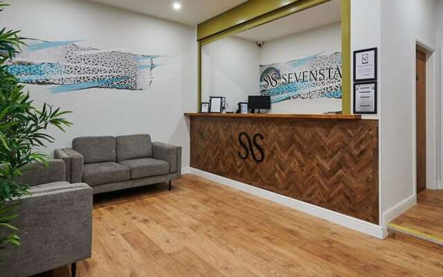 Host & Stay Balcony Room, Sevenstay Apartments