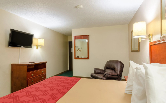 Rodeway Inn Mitchell