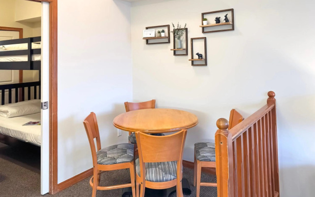 Alpenglow Lodge Family Studio with Sofa Bed by MVA