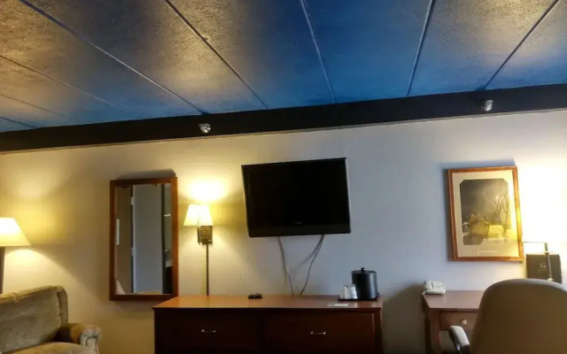 Madelia Hotel & Suites