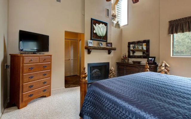 5BR 4BA Canyons Luxury House by RedAwning