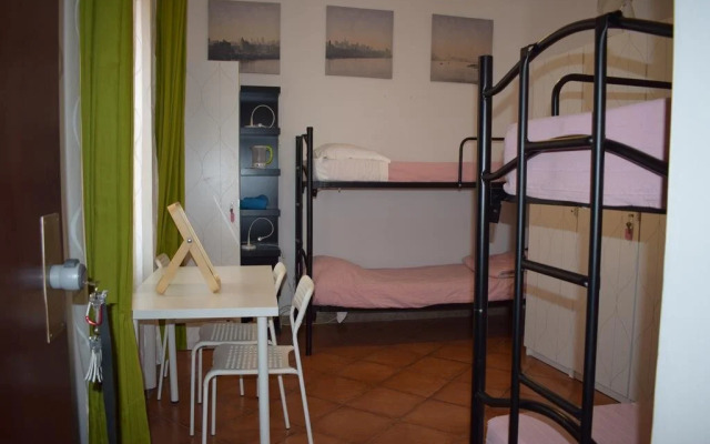 Mia Lodge B&B Hostel