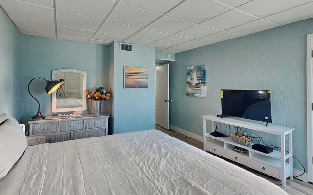 Sugar Beach #C27 - Going Panama