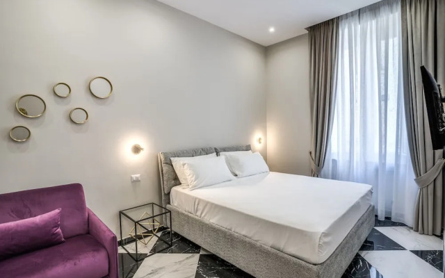 Pink Rose in Naples With 1 Bedrooms and 1 Bathrooms