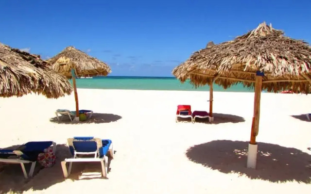 Los Corales Beach Apartments