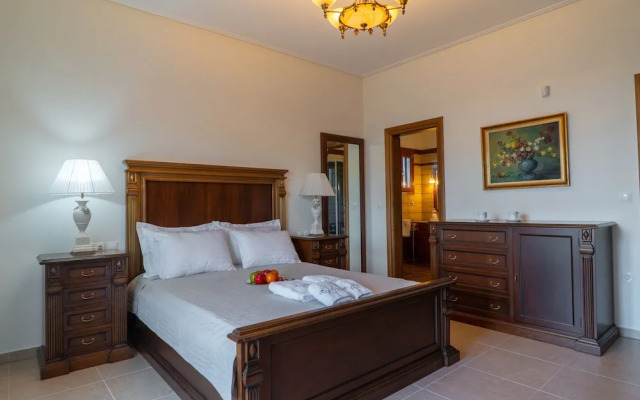 Paul's American Mansion- Volos suburb