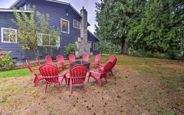 Spacious Home w/ Yard, 20 Miles to Olympic NP