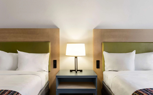Country Inn & Suites by Radisson, Wausau, WI