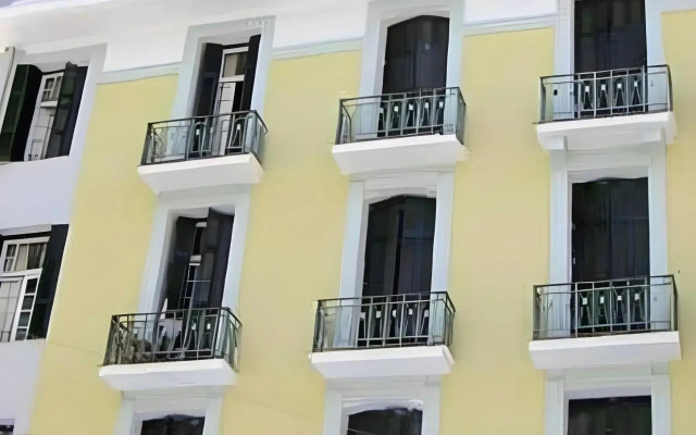 Zeus Hostel