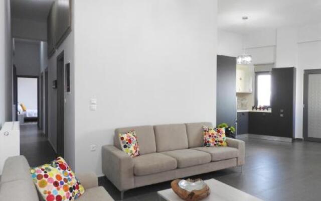 Theania Luxury Apartment