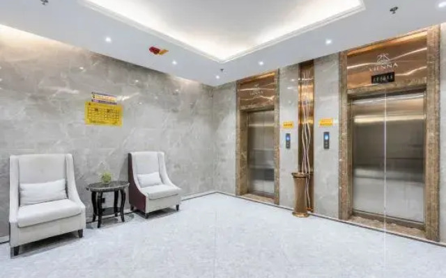 Weimei Shangpin Hotel (Hami Huanghou Tianjie)