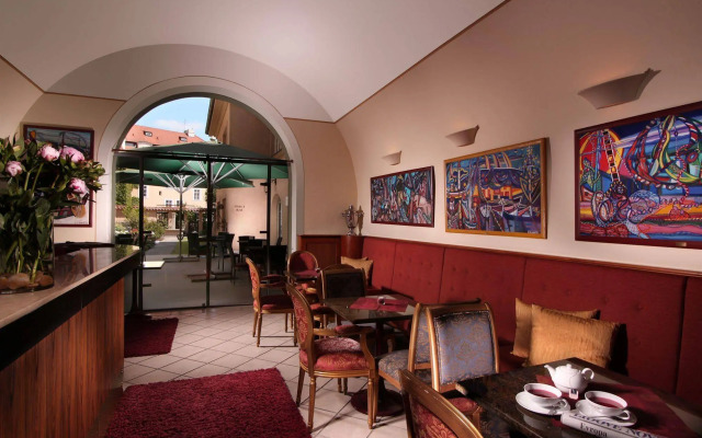 Appia Hotel Residences