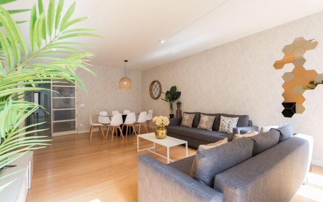 Chiado Modern Three-Bedroom Apartment - by LU Holidays