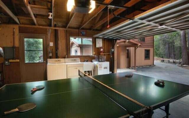 Scenic Wonders Bassett Cabin 5 Bedrooms