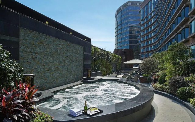 Royal Plaza