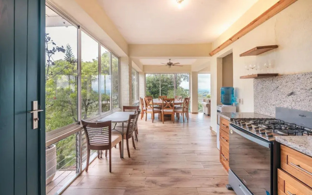 Paradise Retreat With Stunning Views in Jarabacoa