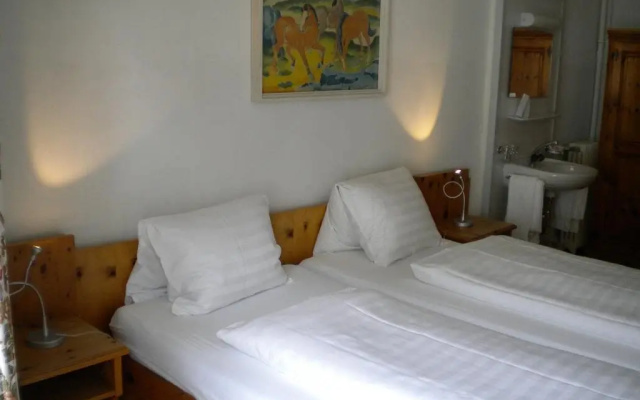 Hotel Piz Ela – Guest Rooms – Berguen