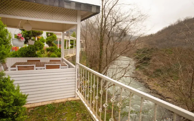 Jolnar Garden Hotel