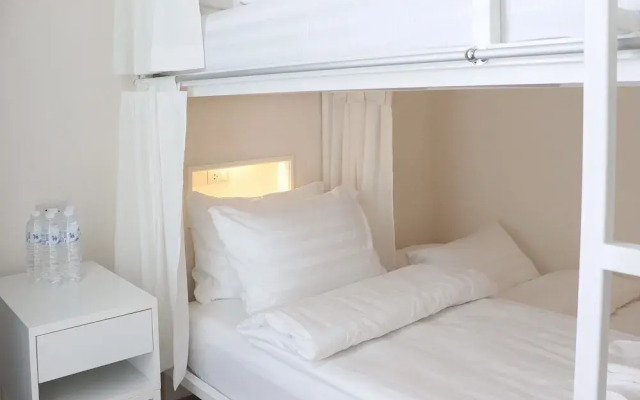 ResT Bangkok Poshtel