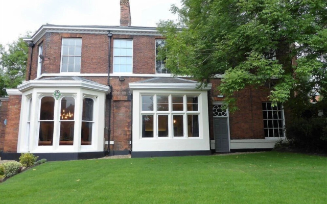 The Heaton at Claremont Apartments