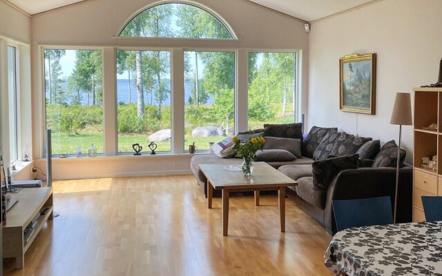 Amazing Home in Tived With Wifi and 2 Bedrooms