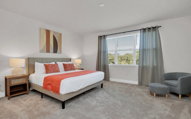 Modern 3BR Townhouse With Pool Near Disney