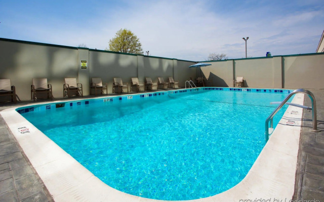 Holiday Inn Express Washington DC SW - Springfield by IHG
