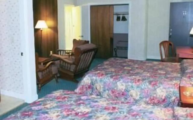 Hill - Brook Motel