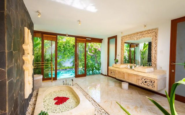 The Royal Purnama Art Suites & Villas