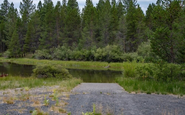 Super Coop 5 Bedroom Home by RedAwning, Bend